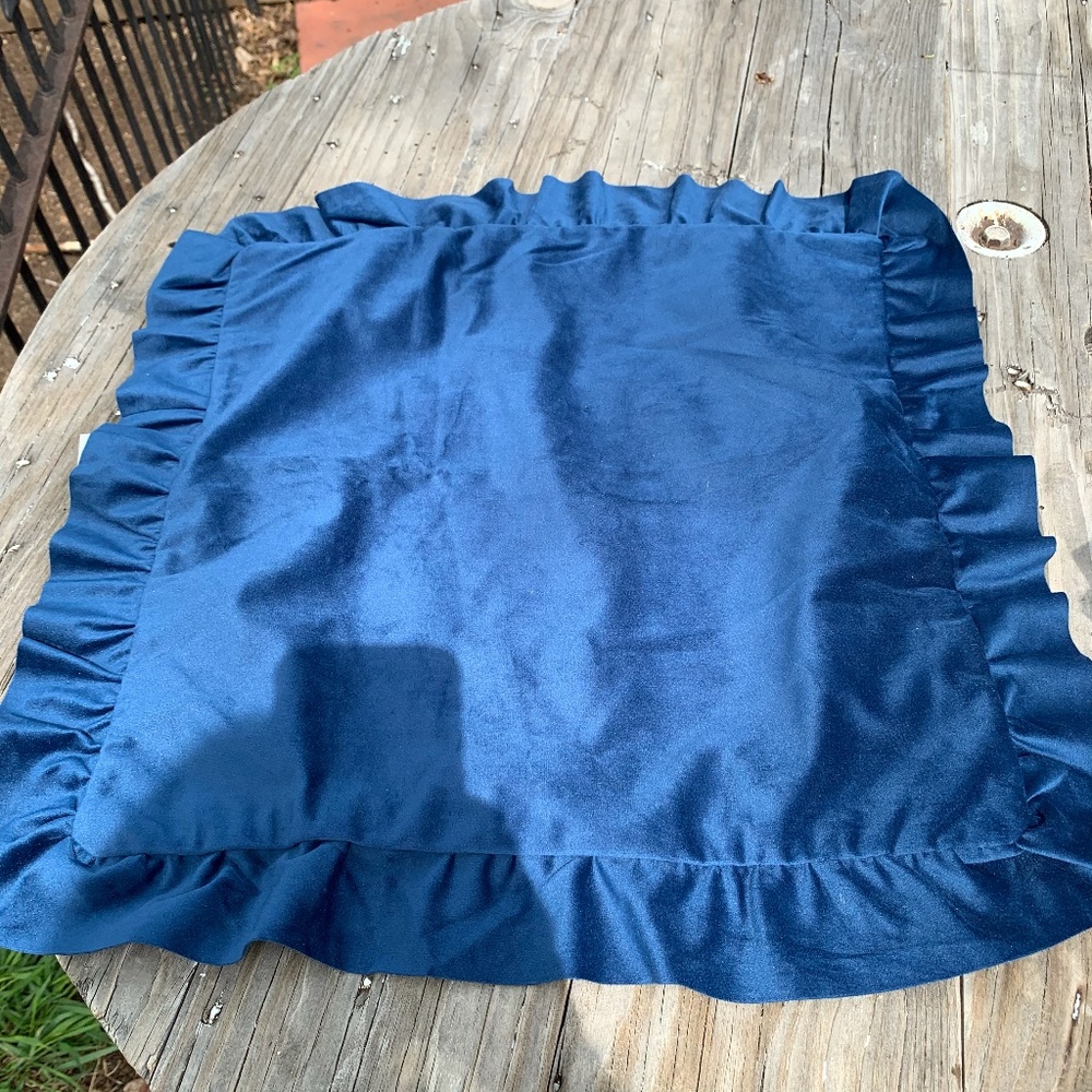 NEW MADIZZ Soft Ruffled Square Pillow Covers